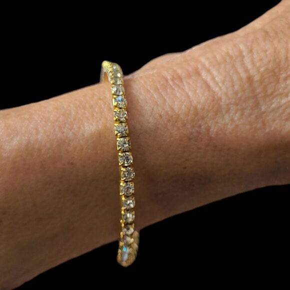 PARIS!‎ 2/$30 Tennis Bracelet Crystal and Goldtone Stretch  8" - Picture 6 of 10